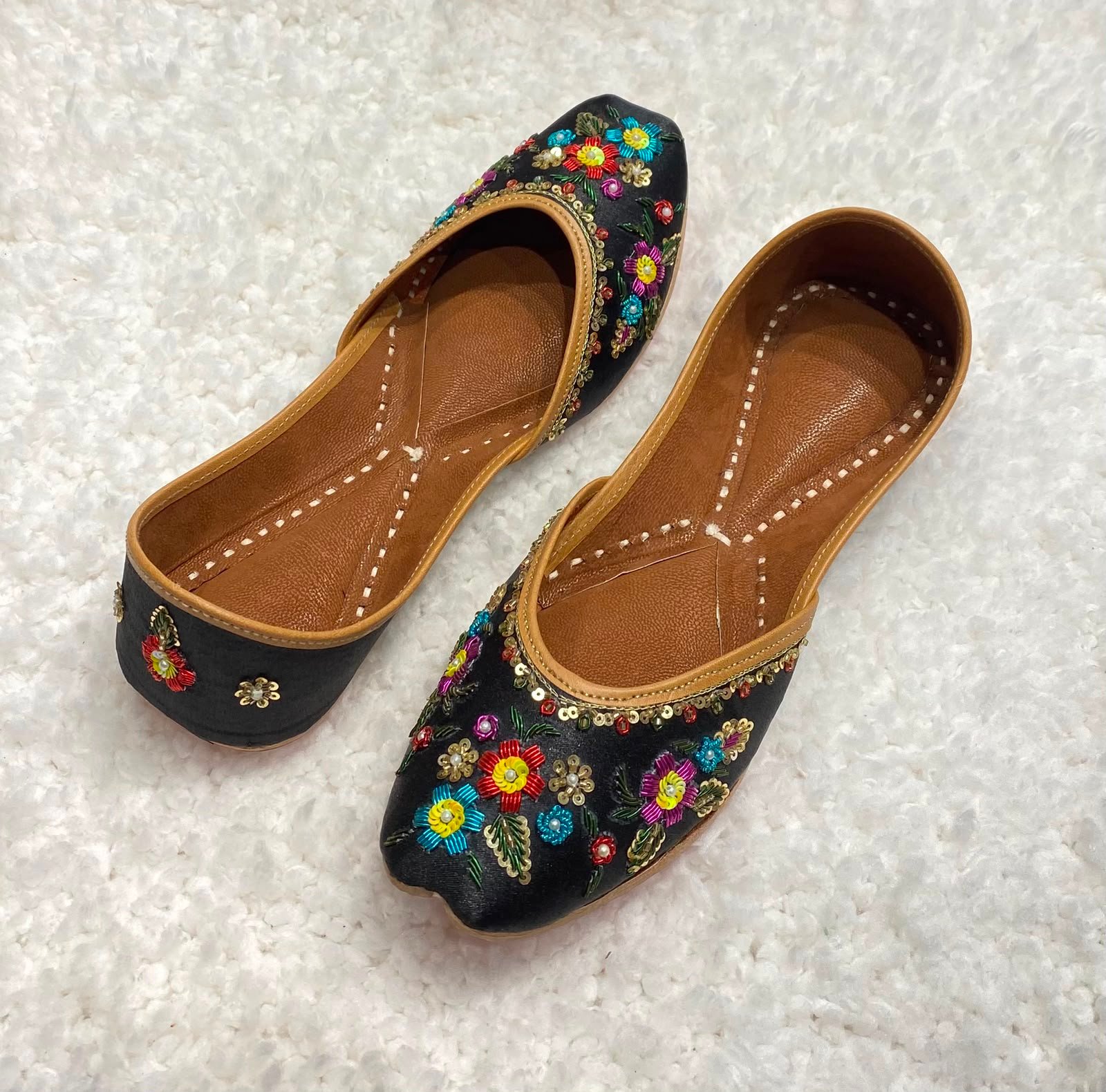 Embroidered Punjabi Jutti