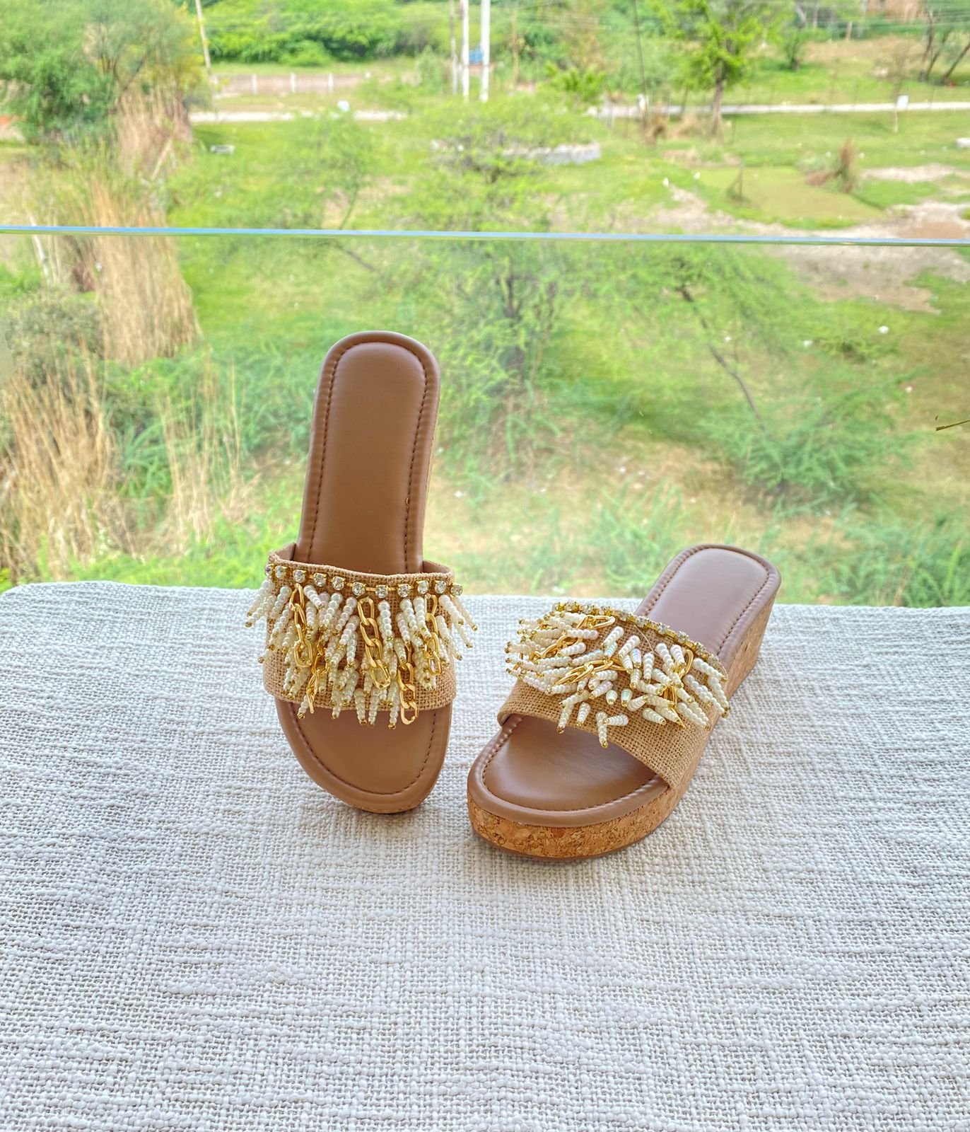 Platform heel with pearl