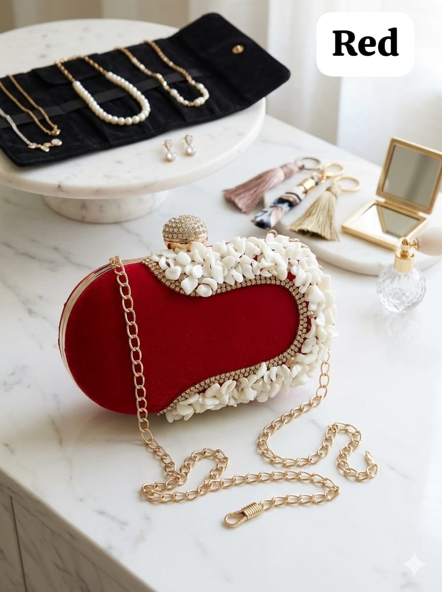 Oval clutch