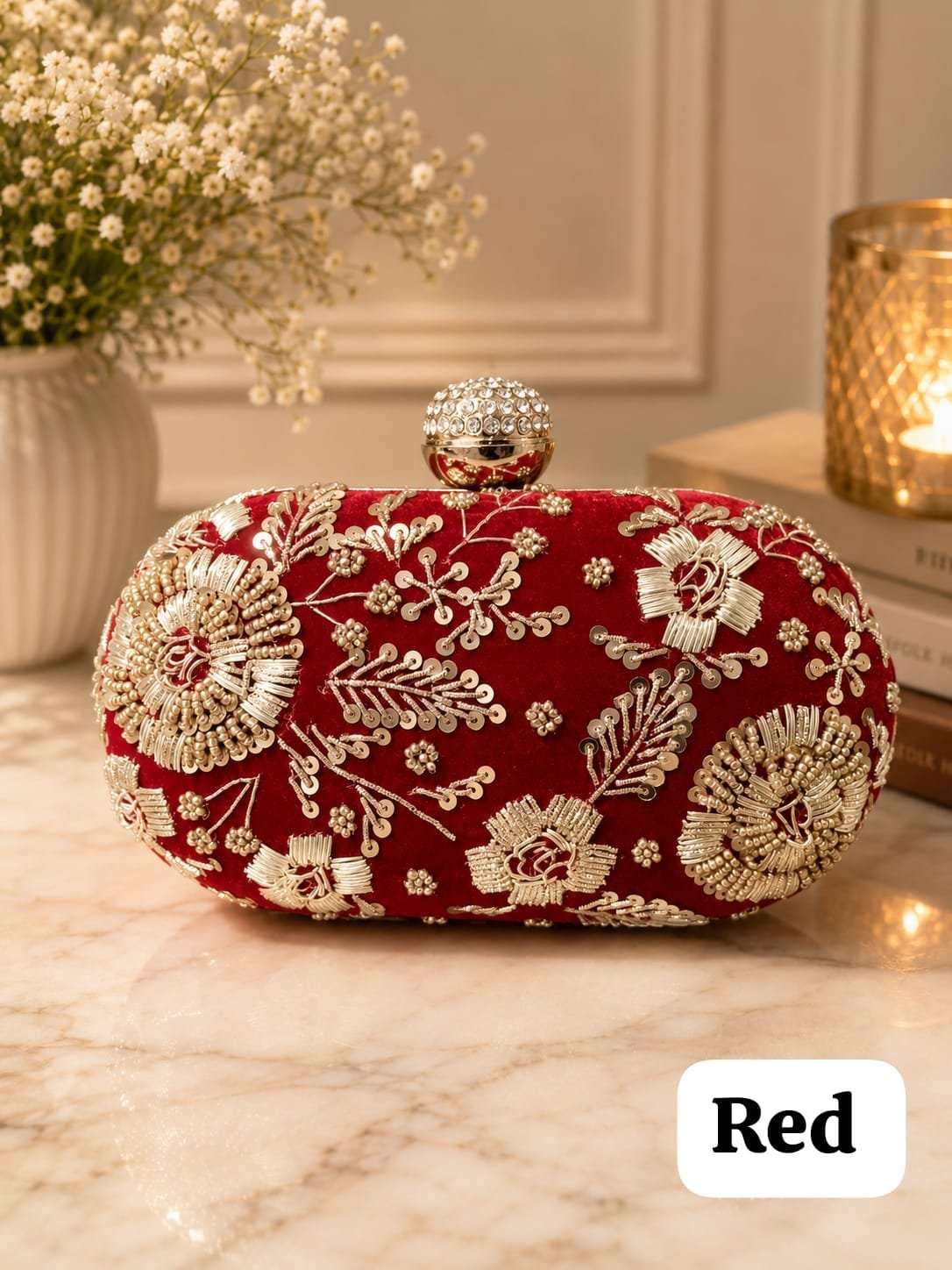 Oval clutch