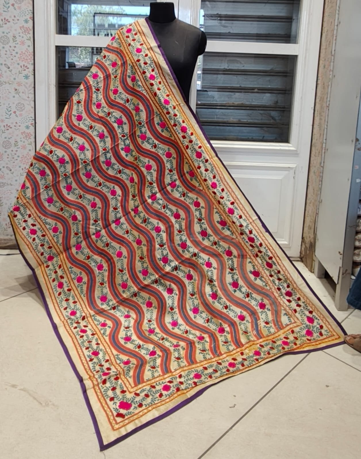 Embroidery figure dupatta #450