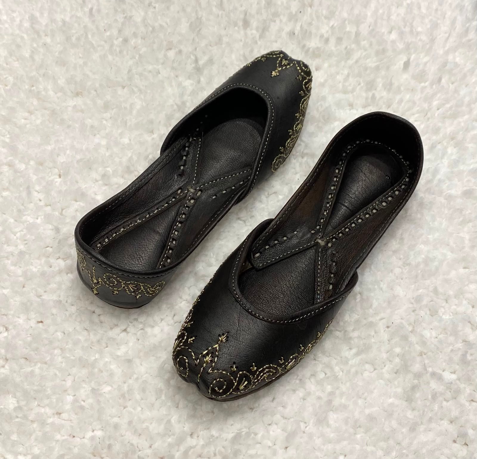 Black leather jutti #500