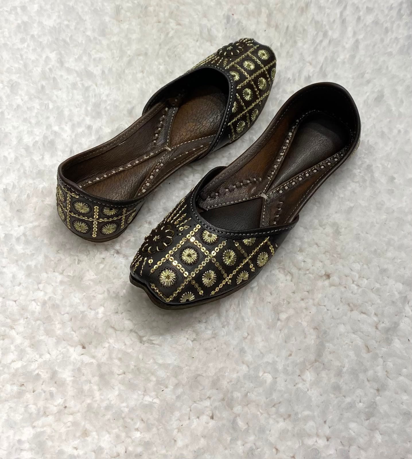 Black leather jutti #500