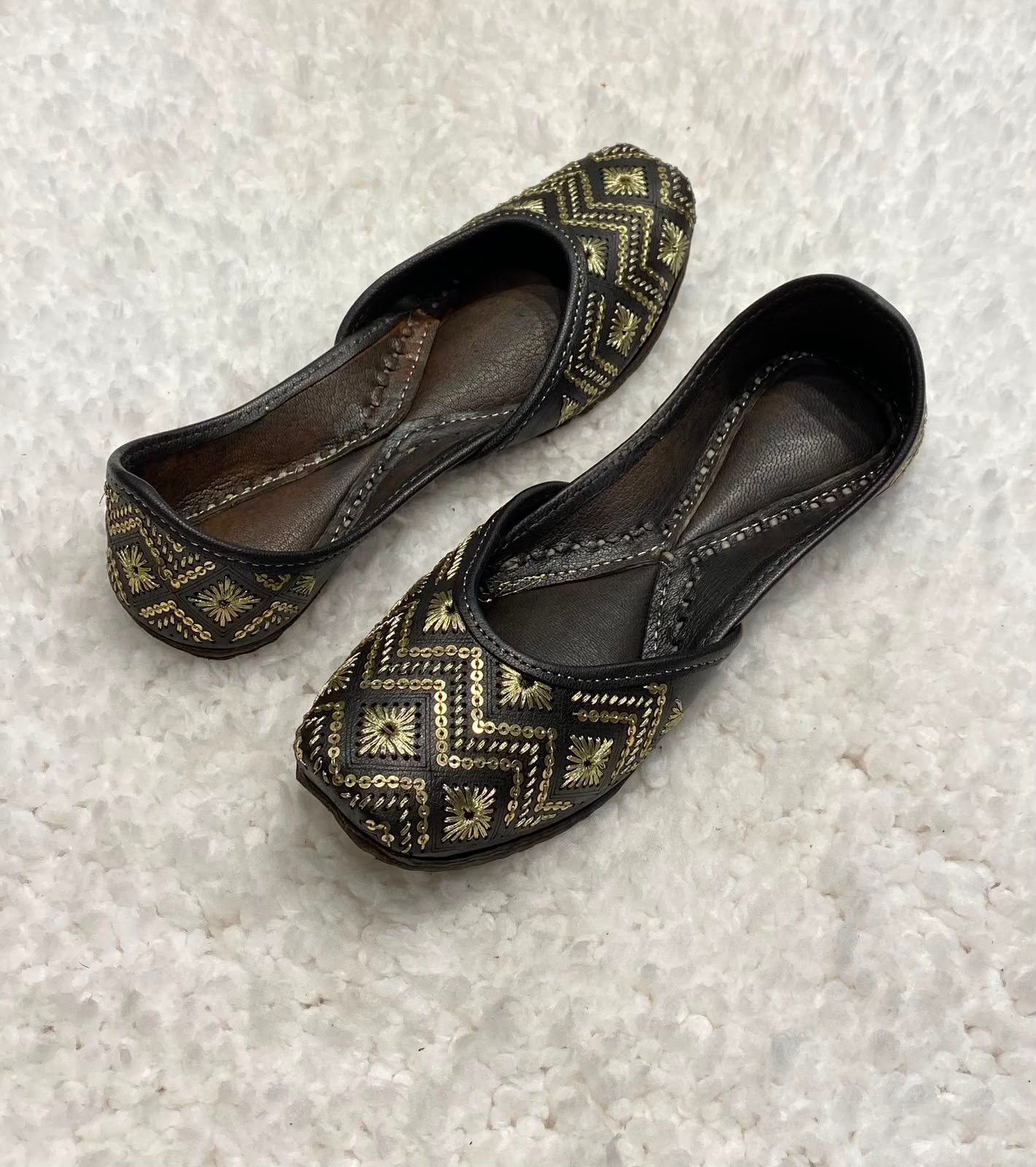Black leather jutti #500
