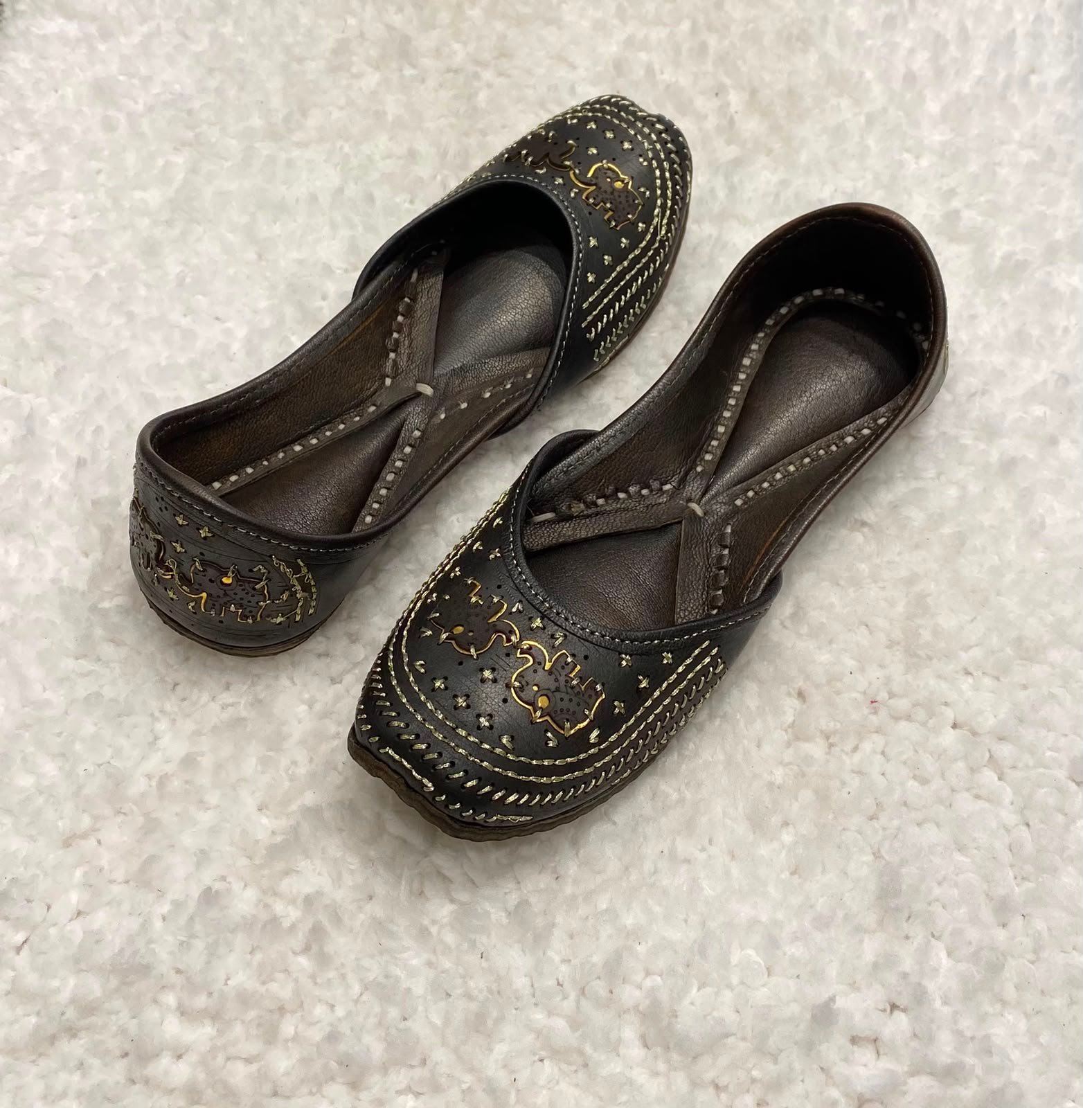 Black leather jutti #500