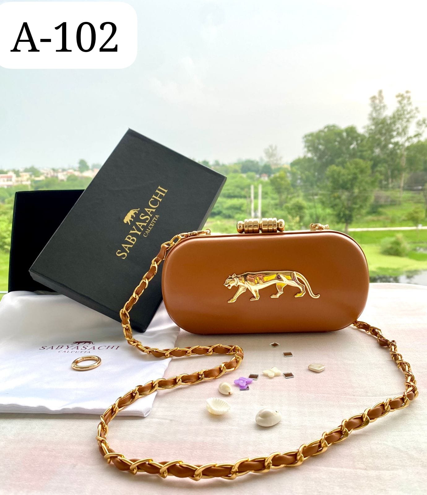 Sabyasachi clutch