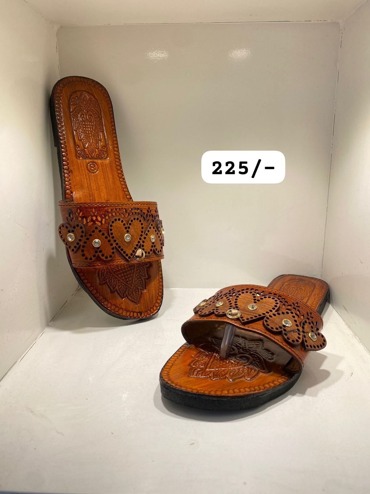 Kolhapuri chappals