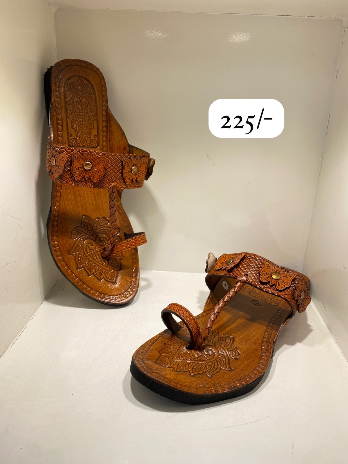 Kolhapuri chappals