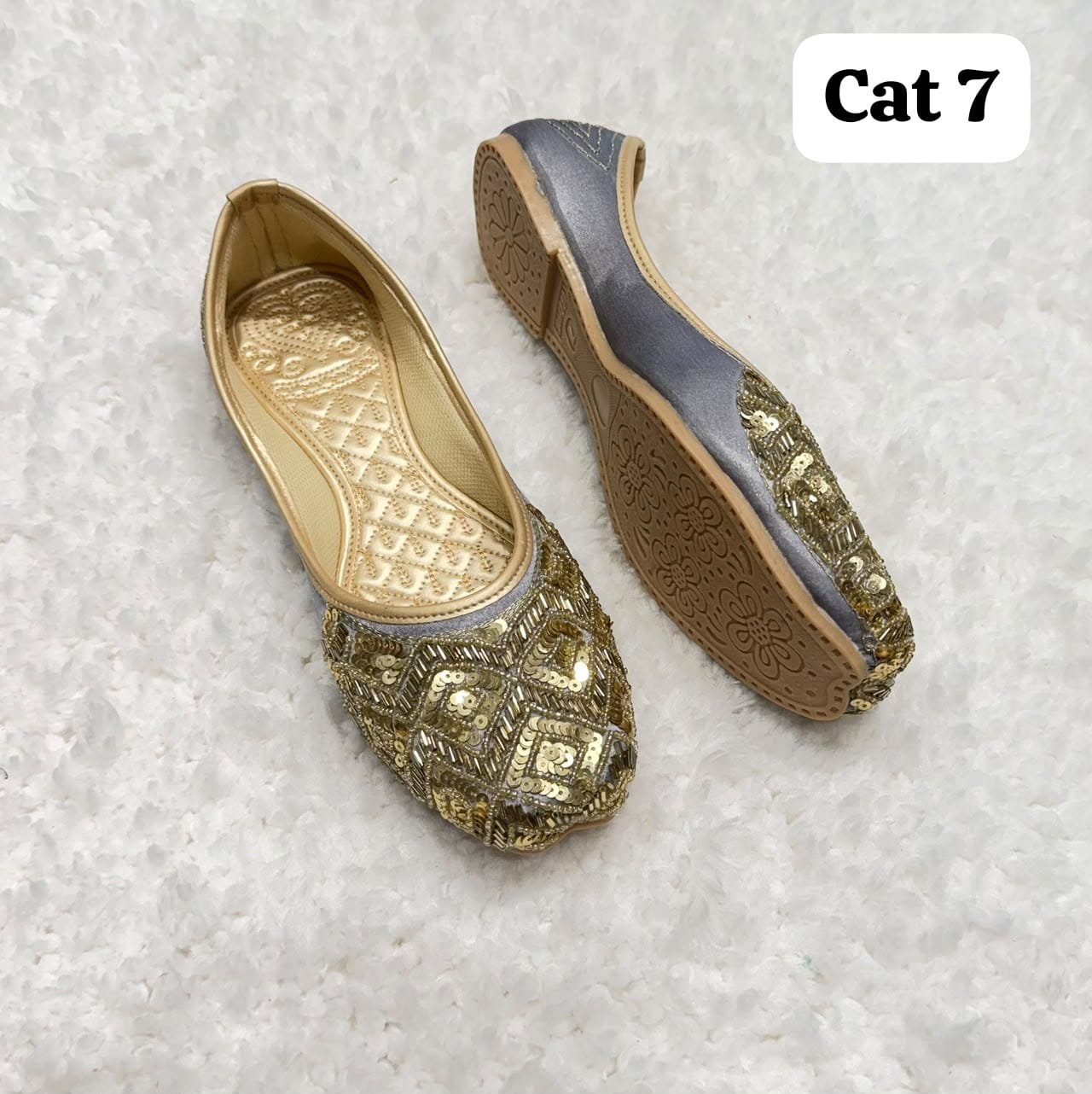 Embroidered Tpr jutti #240