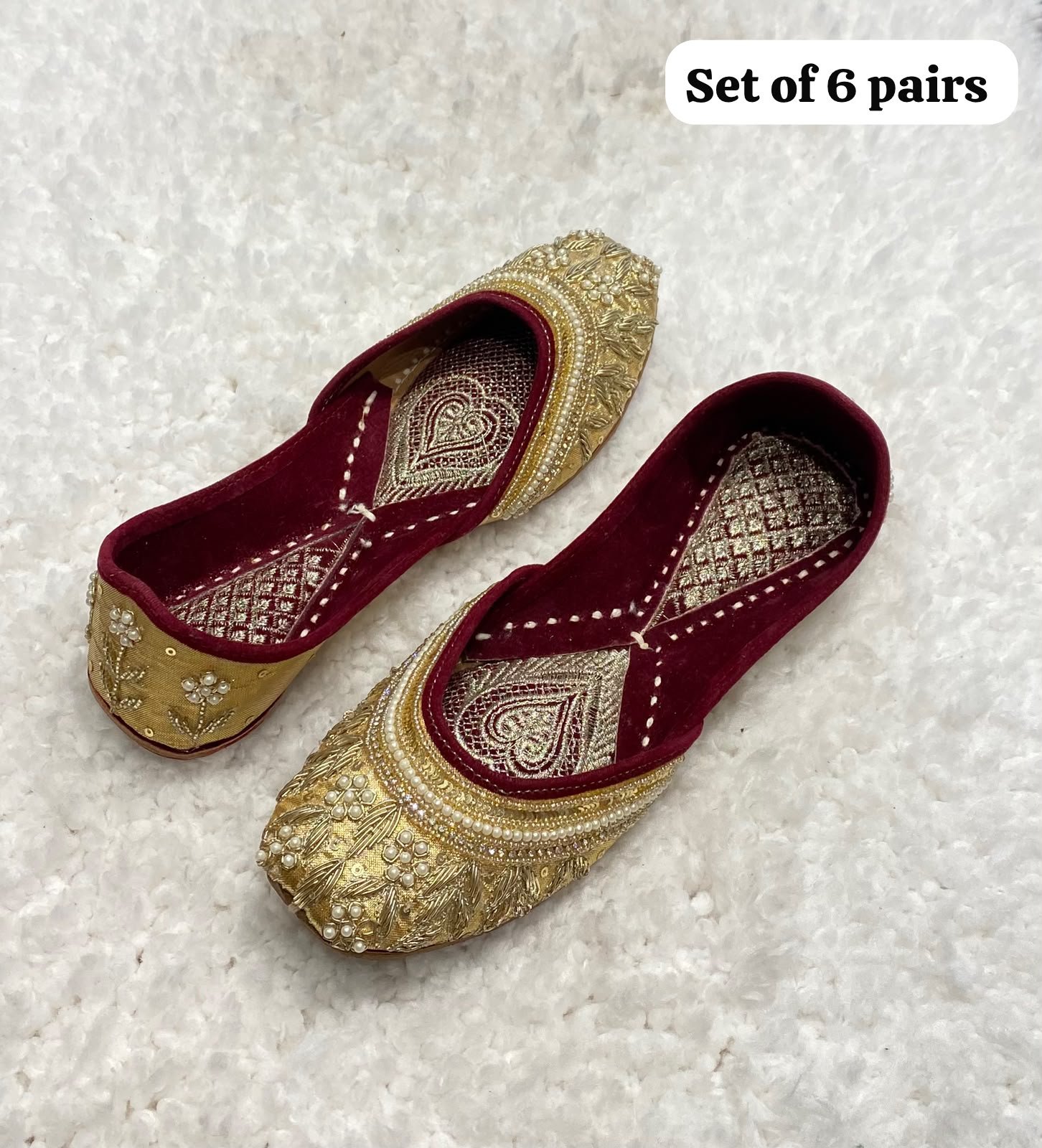 Golden Embroidered zari jutti #625