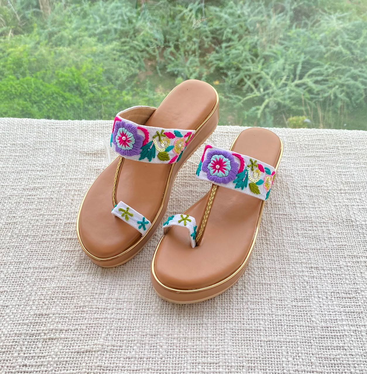 Platform heels in kolhapuri style