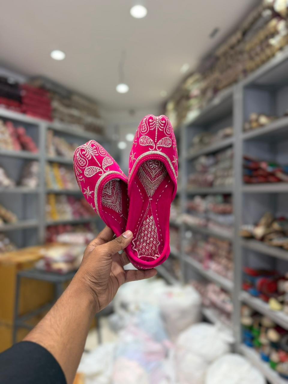 Velvet Zari Juttis #349