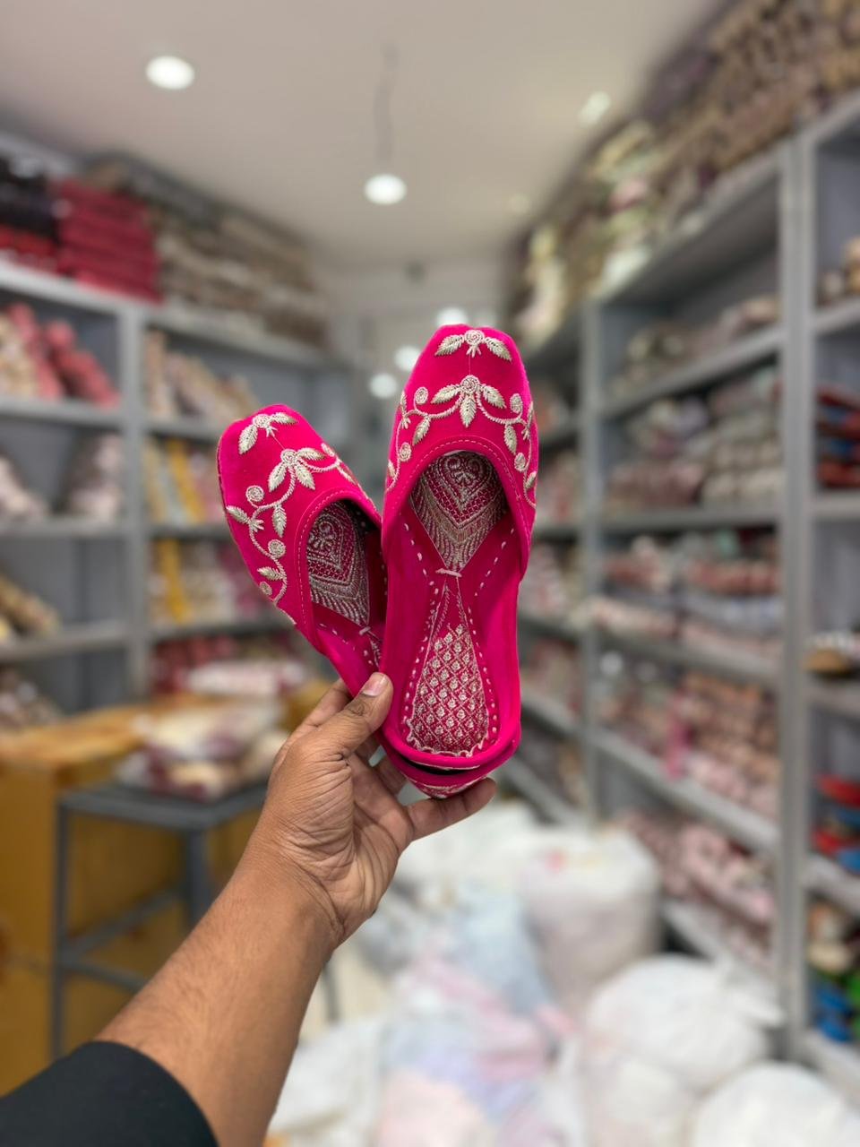Velvet Zari Juttis #349
