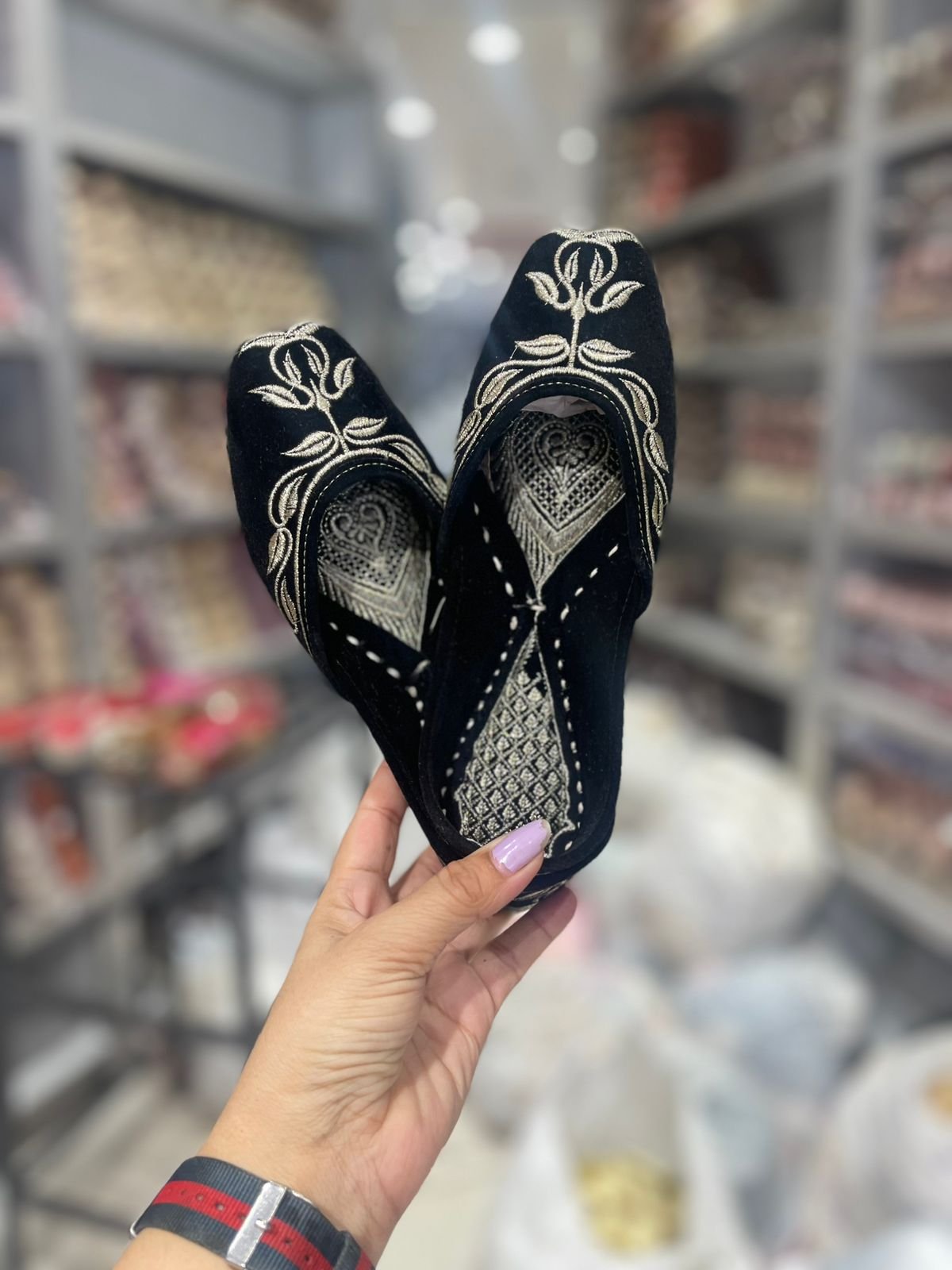 Velvet Zari Juttis #349