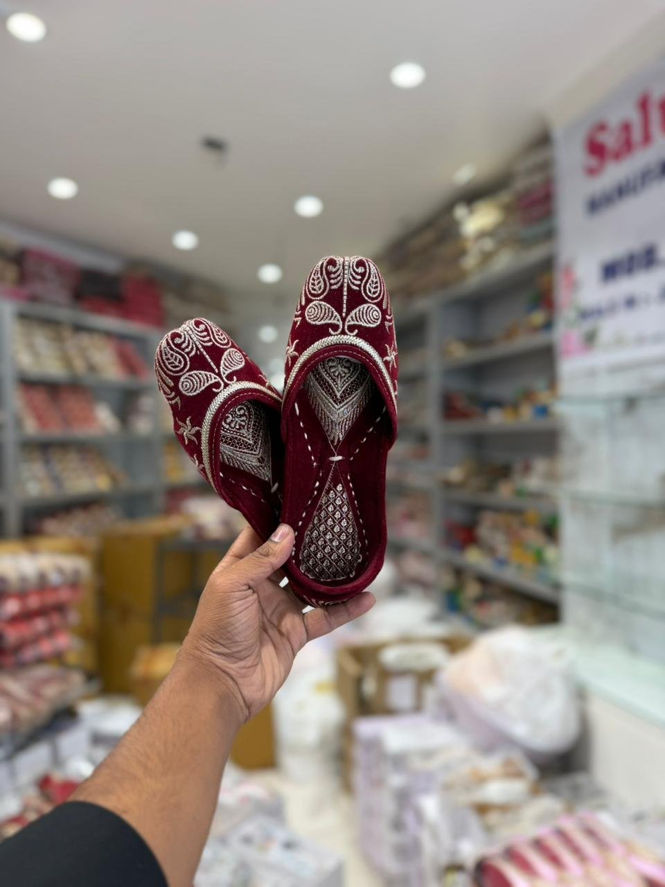 Velvet Zari Juttis #349