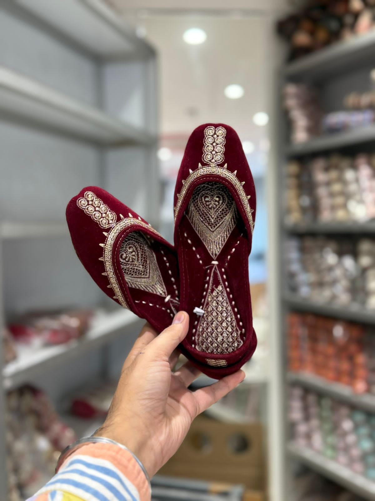 Velvet Zari Juttis #349
